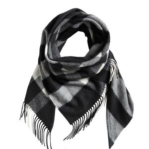 Burberry Half Mega Cashmere Scarf